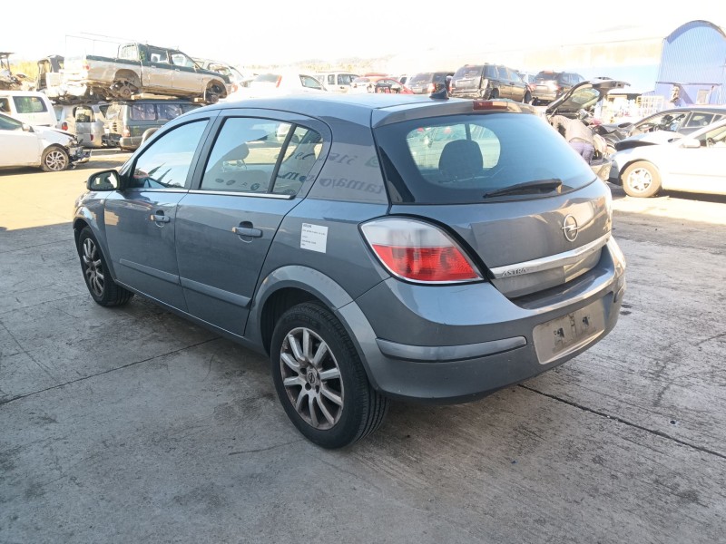 opel astra h (a04) del año 2004