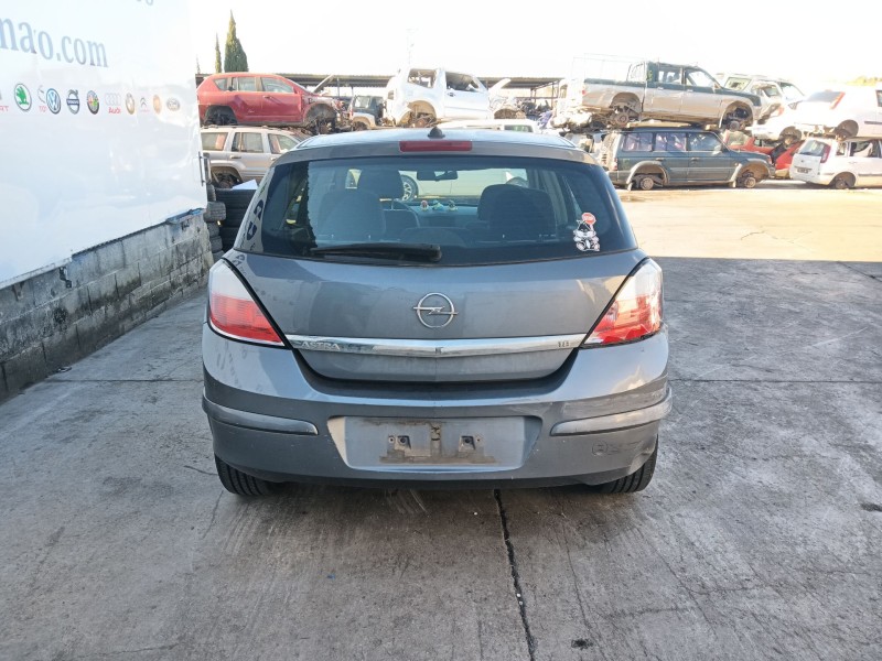 opel astra h (a04) del año 2004