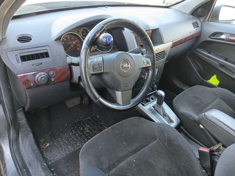 opel astra h (a04) del año 2004