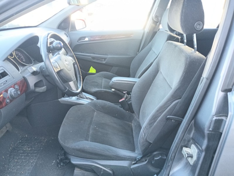 opel astra h (a04) del año 2004