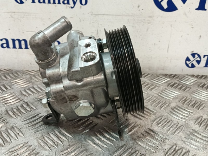 Recambio de bomba direccion para land rover discovery iv (l319) 3.0 sdv6 4x4 referencia OEM IAM AH223A696AC B49110453 