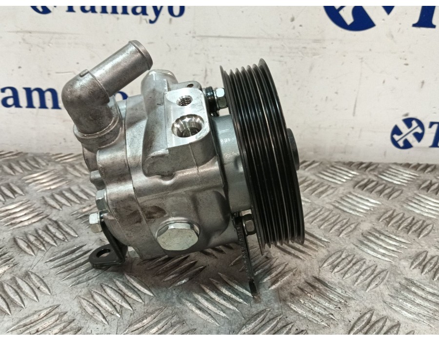 Recambio de bomba direccion para land rover discovery iv (l319) 3.0 sdv6 4x4 referencia OEM IAM AH223A696AC B49110453 