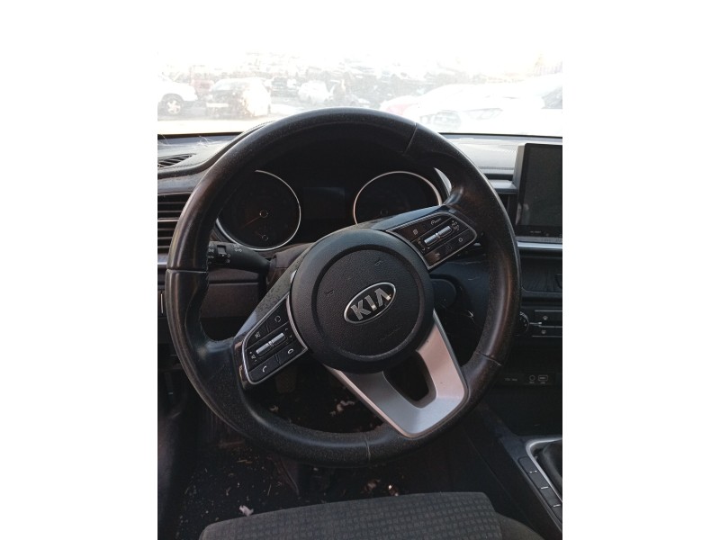 Recambio de volante para kia ceed referencia OEM IAM   