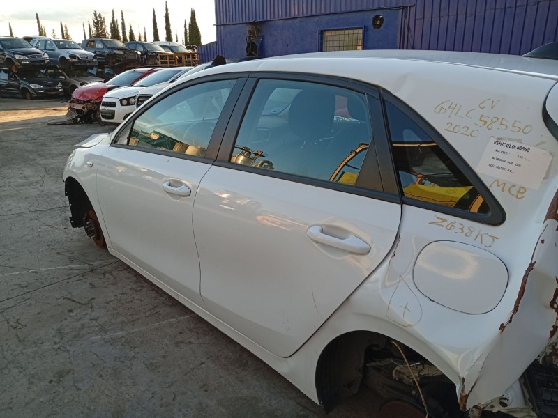 Recambio de puerta trasera izquierda para kia ceed referencia OEM IAM 77003J7000  