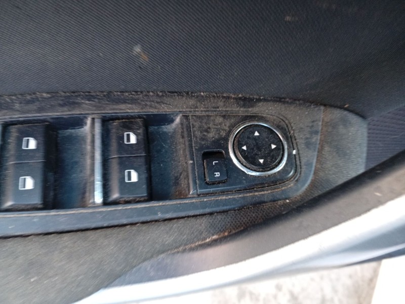 Recambio de mando retrovisor para kia ceed referencia OEM IAM   