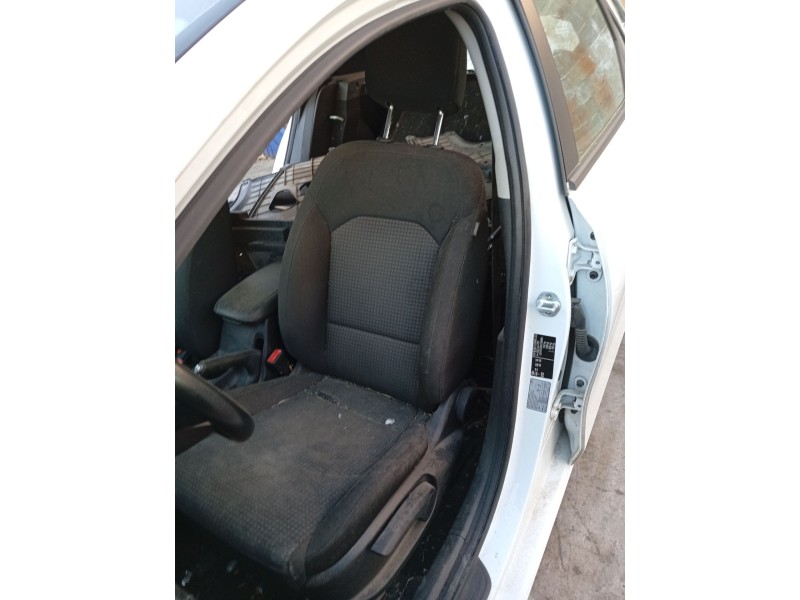 Recambio de asiento delantero izquierdo para kia ceed referencia OEM IAM   