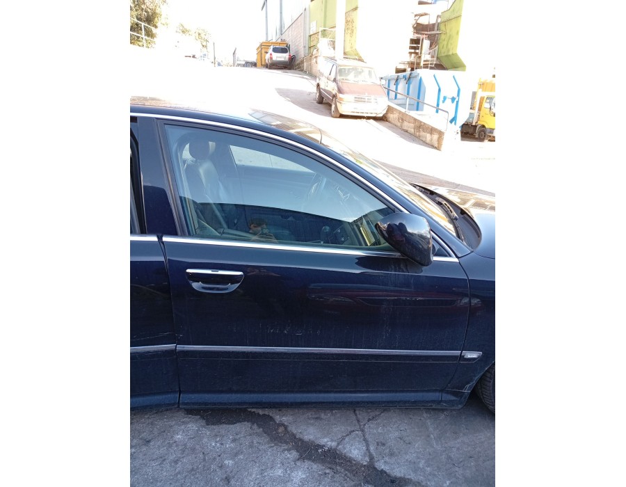 Recambio de puerta delantera derecha para audi a8 d3 (4e2, 4e8) 4.2 tdi quattro referencia OEM IAM 4E0831052C  