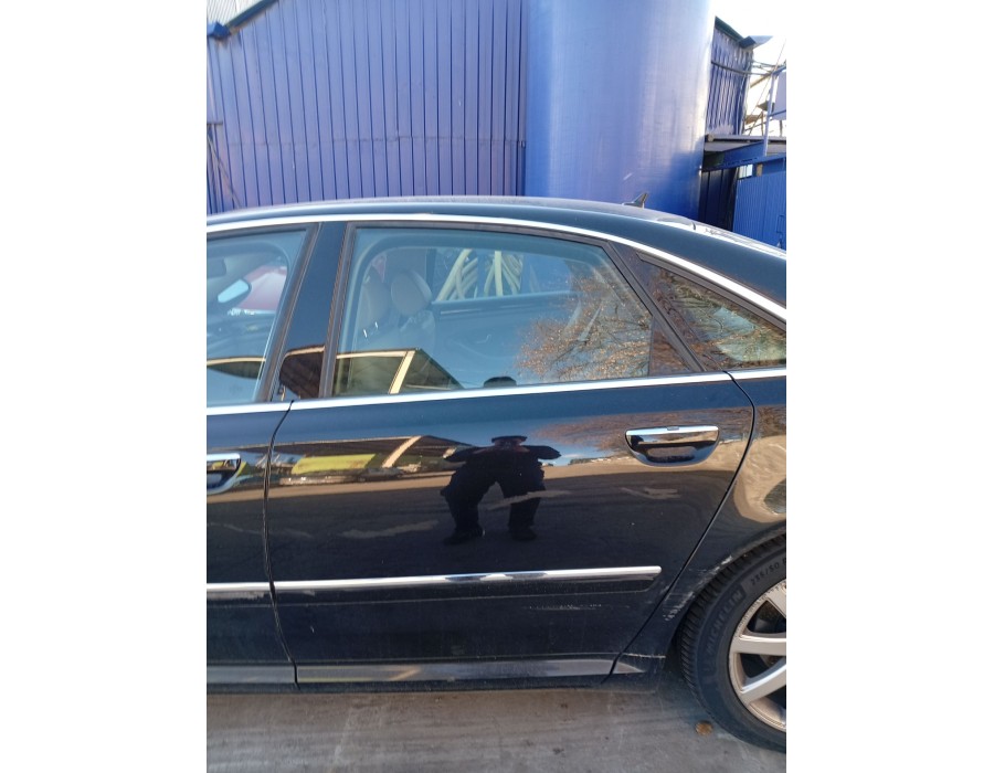 Recambio de puerta trasera izquierda para audi a8 d3 (4e2, 4e8) 4.2 tdi quattro referencia OEM IAM 4E0833051C  
