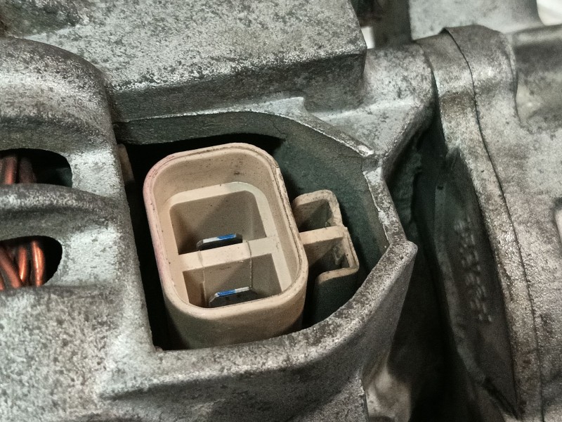 Recambio de alternador para kia sorento referencia OEM IAM 373004A110 AF111393 