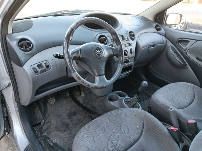 toyota yaris (_p1_) del año 1999