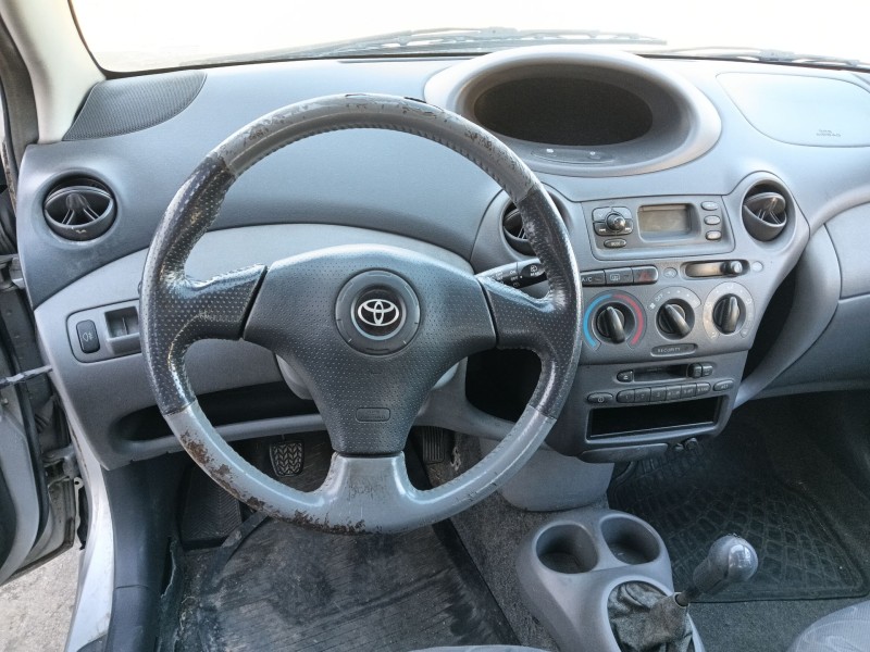 toyota yaris (_p1_) del año 1999