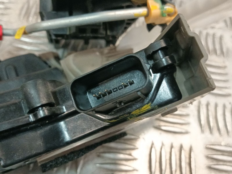 Recambio de cerradura puerta delantera derecha para kia xceed (cd) 1.6 gdi hybrid referencia OEM IAM 81320J7000  
