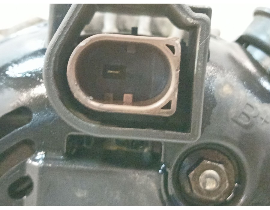 Recambio de alternador para land rover discovery iv (l319) 3.0 sdv6 4x4 referencia OEM IAM AH2210300AB 1042102420 