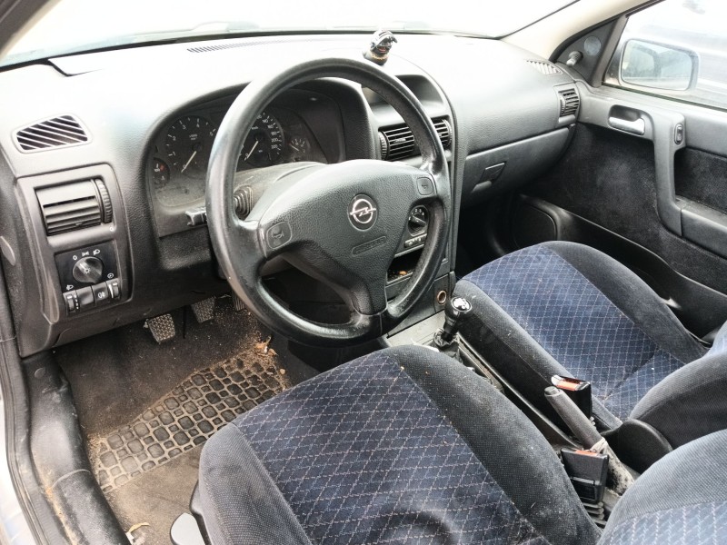 opel astra g hatchback (t98) del año 2001