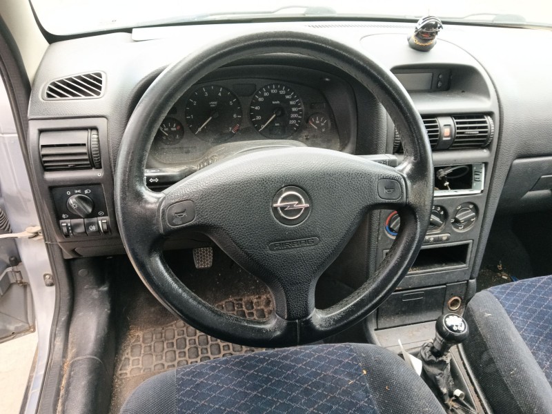 opel astra g hatchback (t98) del año 2001