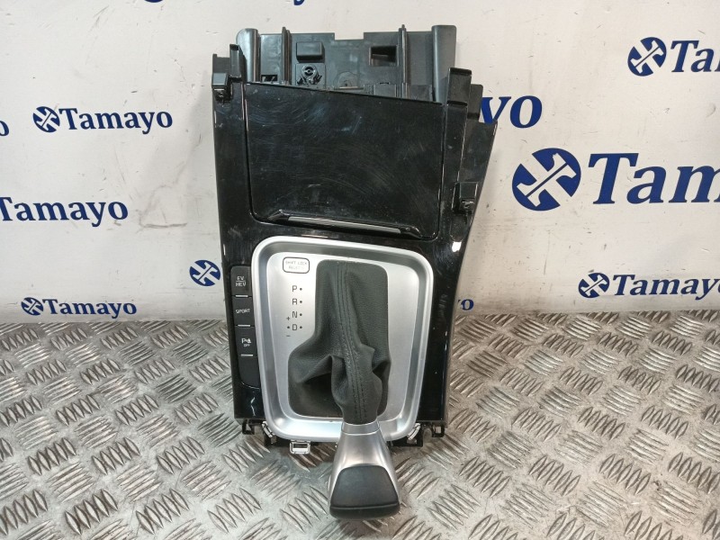 Recambio de consola central para kia xceed (cd) 1.6 gdi hybrid referencia OEM IAM 84631J7900 84651J7000 