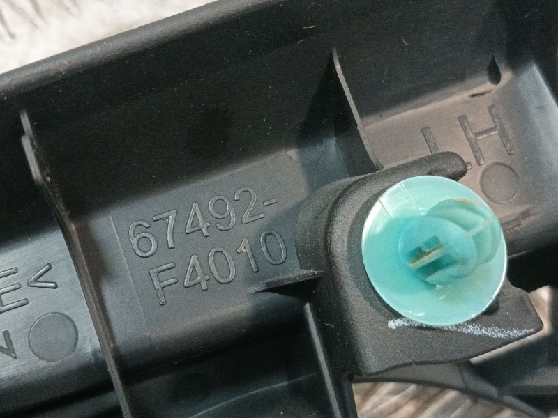 Recambio de moldura para toyota c-hr (_x1_) 1.8 hybrid (zyx10_, zyx11_) referencia OEM IAM 67492F4010  