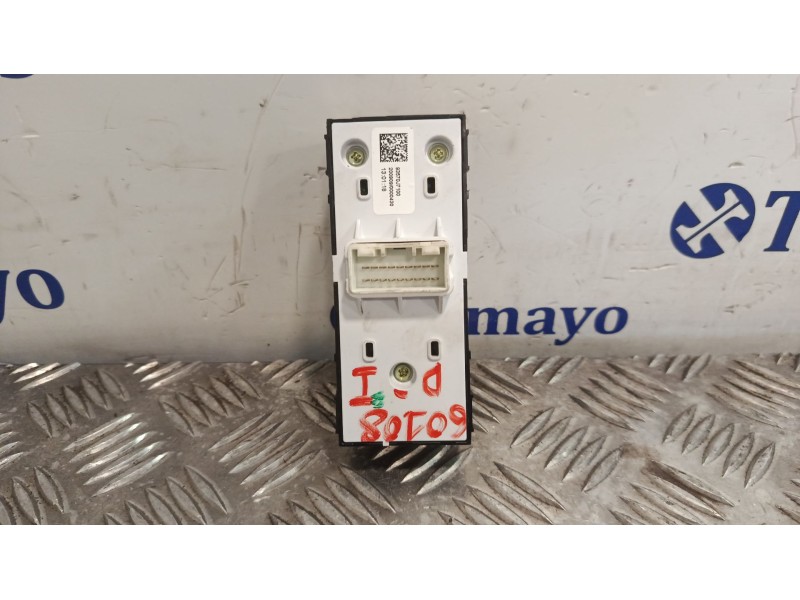 Recambio de mando elevalunas delantero izquierdo para kia xceed (cd) 1.6 gdi hybrid referencia OEM IAM 93570J7100  