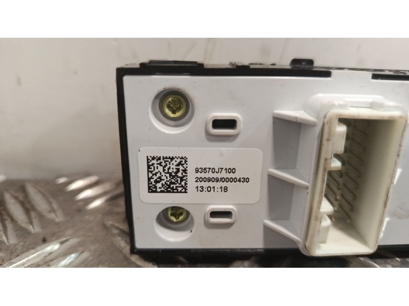 Recambio de mando elevalunas delantero izquierdo para kia xceed (cd) 1.6 gdi hybrid referencia OEM IAM 93570J7100  
