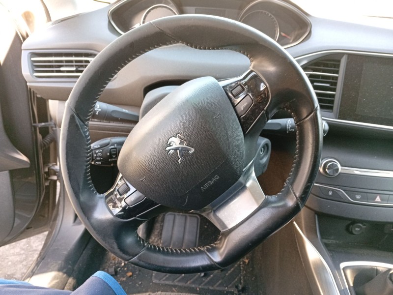 Recambio de volante para peugeot 308 ii (lb_, lp_, lw_, lh_, l3_) 1.5 bluehdi 130 referencia OEM IAM   