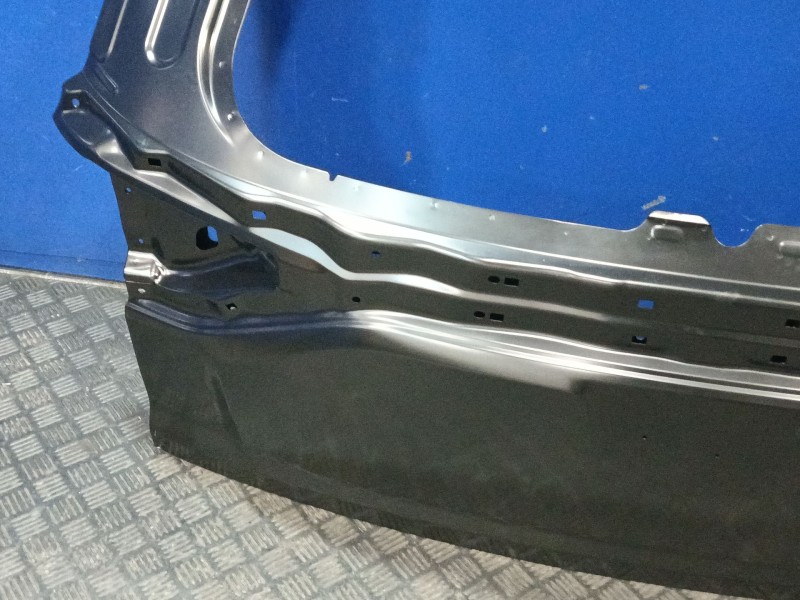 Recambio de porton trasero para ssangyong korando (c300) 1.5 e-xgdi 4wd referencia OEM IAM 6401137000  