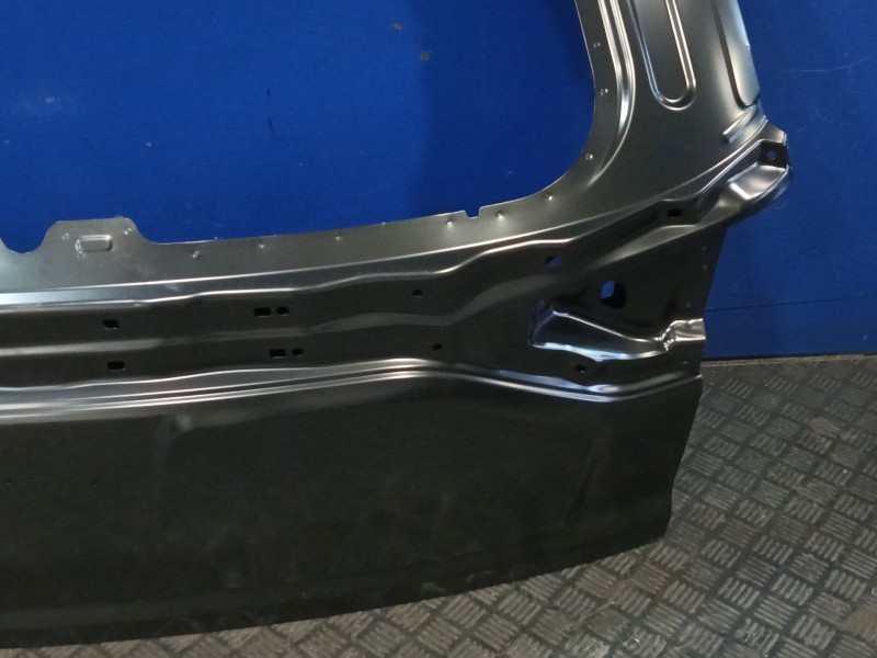 Recambio de porton trasero para ssangyong korando (c300) 1.5 e-xgdi 4wd referencia OEM IAM 6401137000  