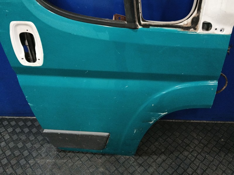 Recambio de puerta delantera derecha para peugeot boxer furgón 2.2 hdi fap cat referencia OEM IAM   