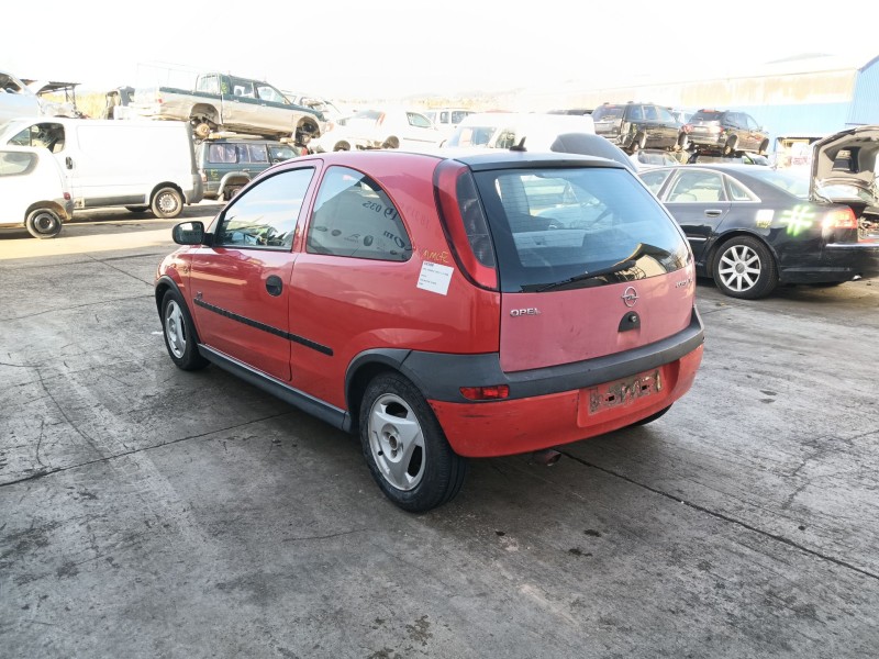 opel corsa c (x01) del año 2000