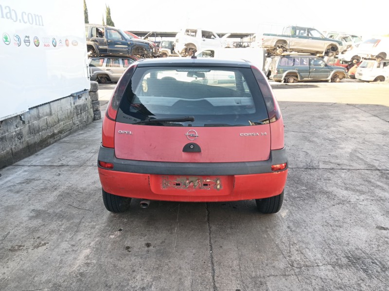 opel corsa c (x01) del año 2000