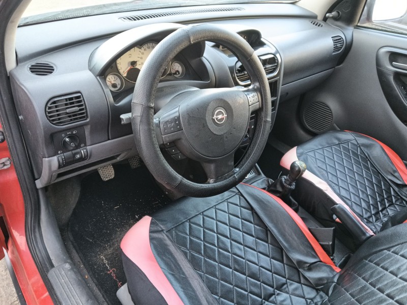opel corsa c (x01) del año 2000