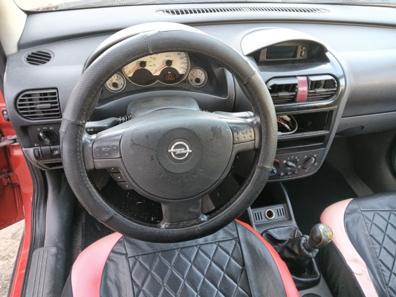 opel corsa c (x01) del año 2000