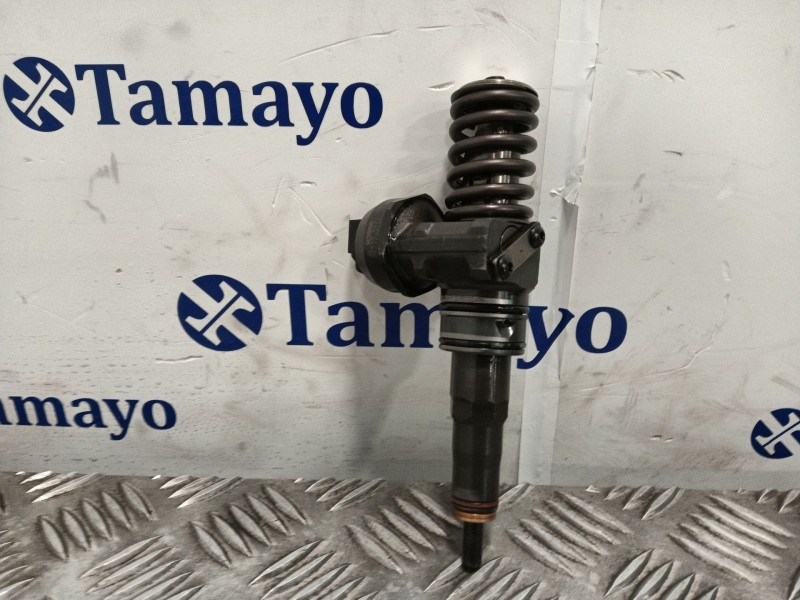 Recambio de inyector para audi a3 (8p1) 2.0 tdi referencia OEM IAM 038130073BN  