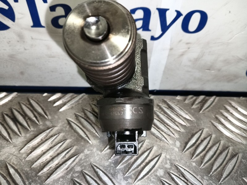 Recambio de inyector para audi a3 (8p1) 2.0 tdi referencia OEM IAM 038130073BN  