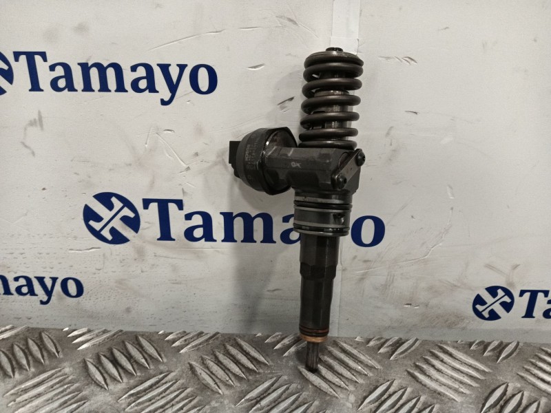 Recambio de inyector para audi a3 (8p1) 2.0 tdi referencia OEM IAM 038130073BN  