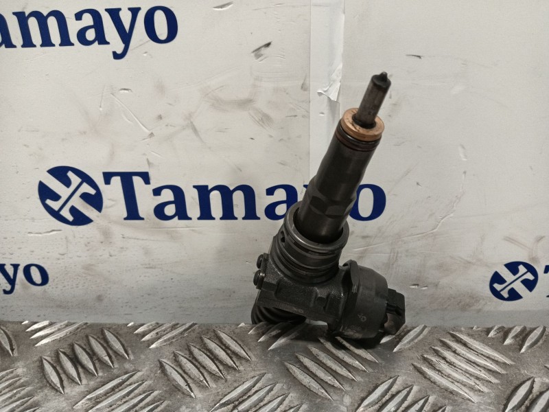 Recambio de inyector para audi a3 (8p1) 2.0 tdi referencia OEM IAM 038130073BN  