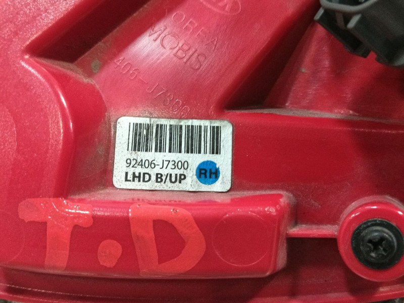 Recambio de piloto antiniebla trasero derecho para kia xceed (cd) 1.6 gdi hybrid referencia OEM IAM 92406J7300  