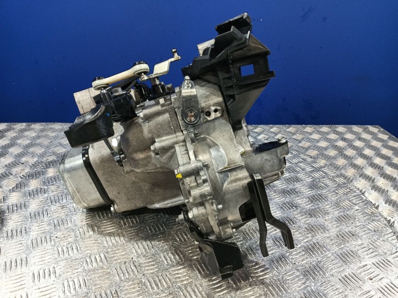 Recambio de caja cambios para citroën c3 iii (sx) 1.2 puretech 82 referencia OEM IAM 20A728  