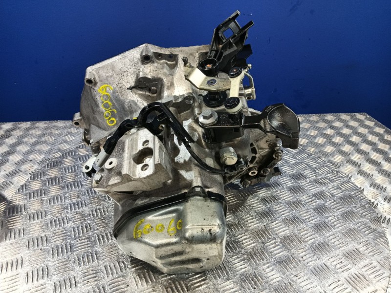 Recambio de caja cambios para citroën c3 iii (sx) 1.2 puretech 82 referencia OEM IAM 20A728  