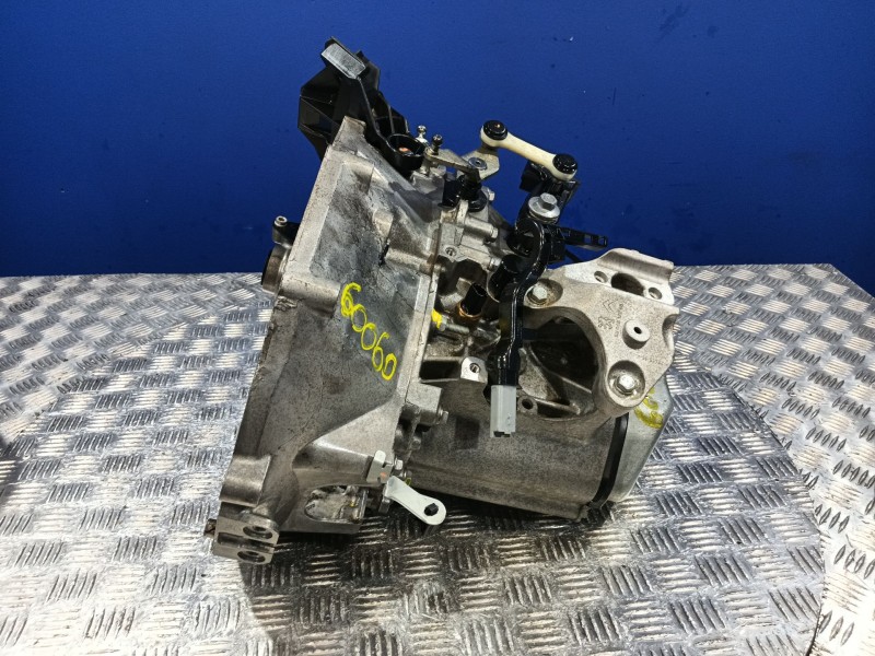 Recambio de caja cambios para citroën c3 iii (sx) 1.2 puretech 82 referencia OEM IAM 20A728  