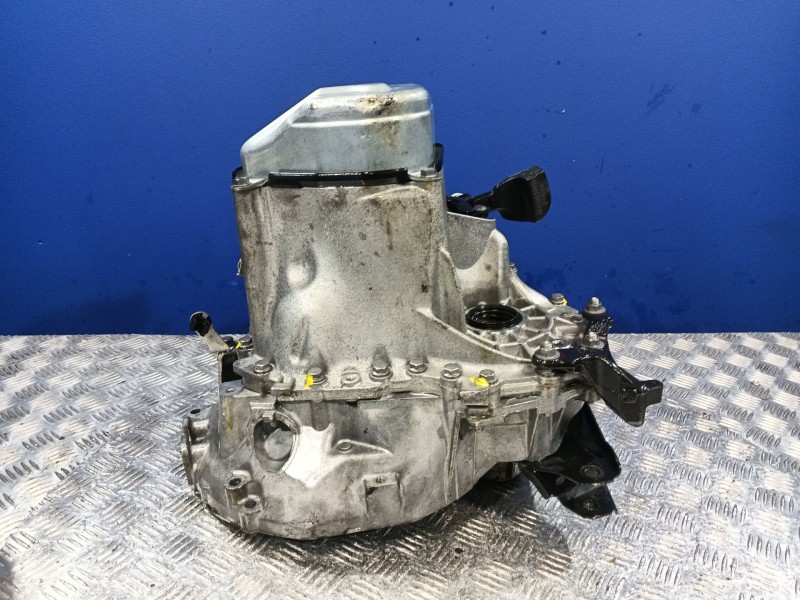 Recambio de caja cambios para citroën c3 iii (sx) 1.2 puretech 82 referencia OEM IAM 20A728  