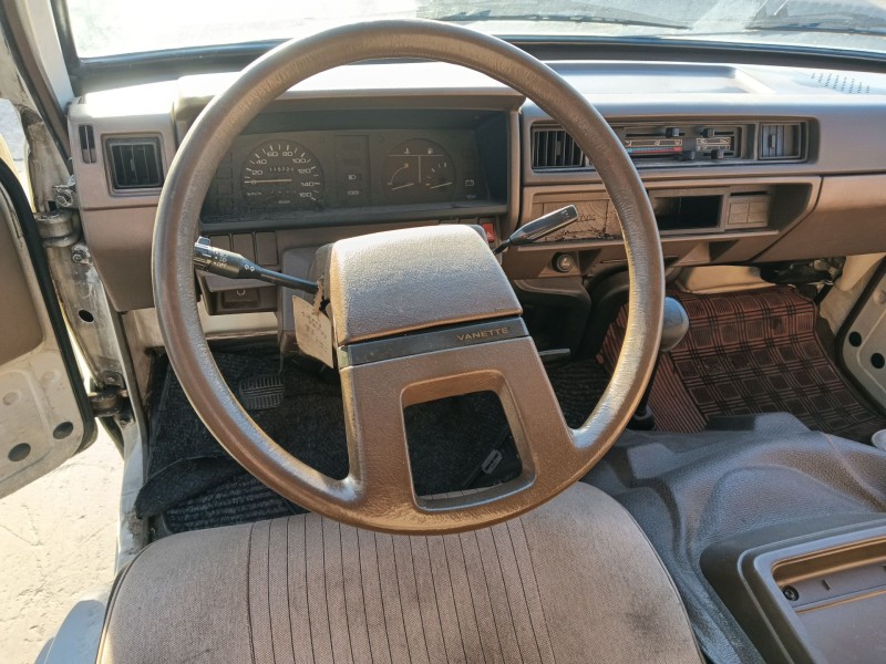 nissan vanette furgoneta (_c22) del año 1991