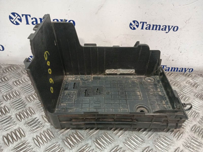 Recambio de soporte bateria para citroën c3 iii (sx) 1.2 puretech 82 referencia OEM IAM 9801801880  