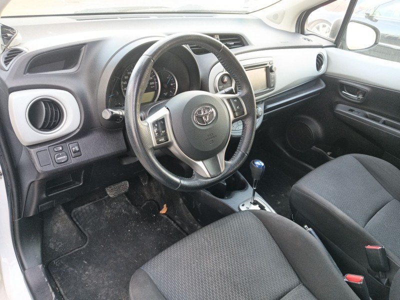 toyota yaris (xp13m) del año 2013