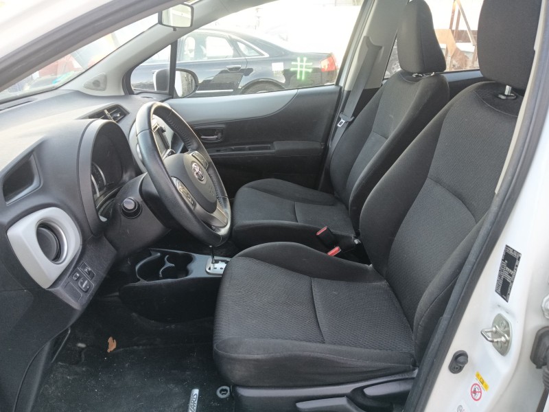 toyota yaris (xp13m) del año 2013