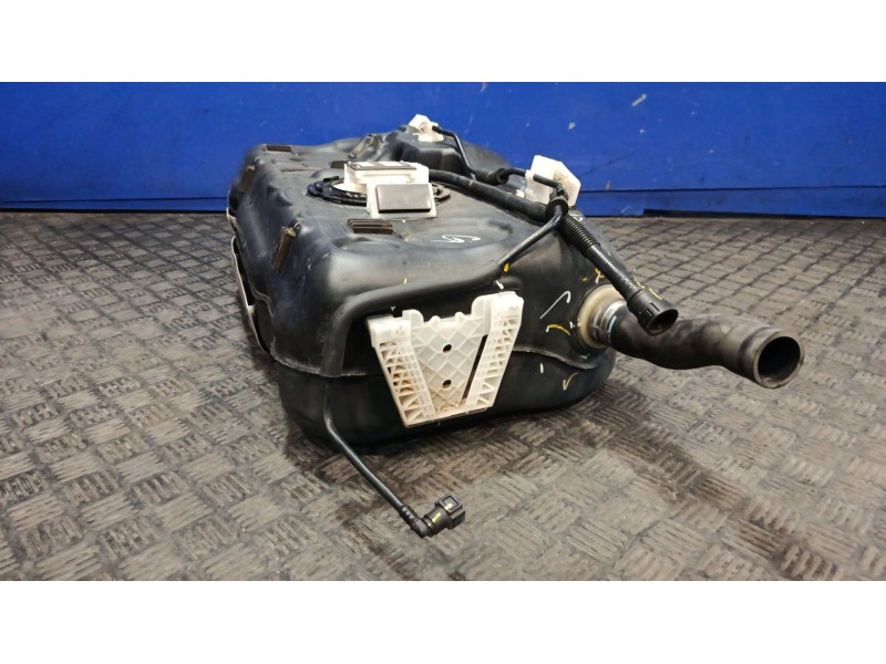 Recambio de deposito combustible para hyundai ioniq (ae) 1.6 gdi hybrid referencia OEM IAM 31150G2000 31150G2500 31150G2600