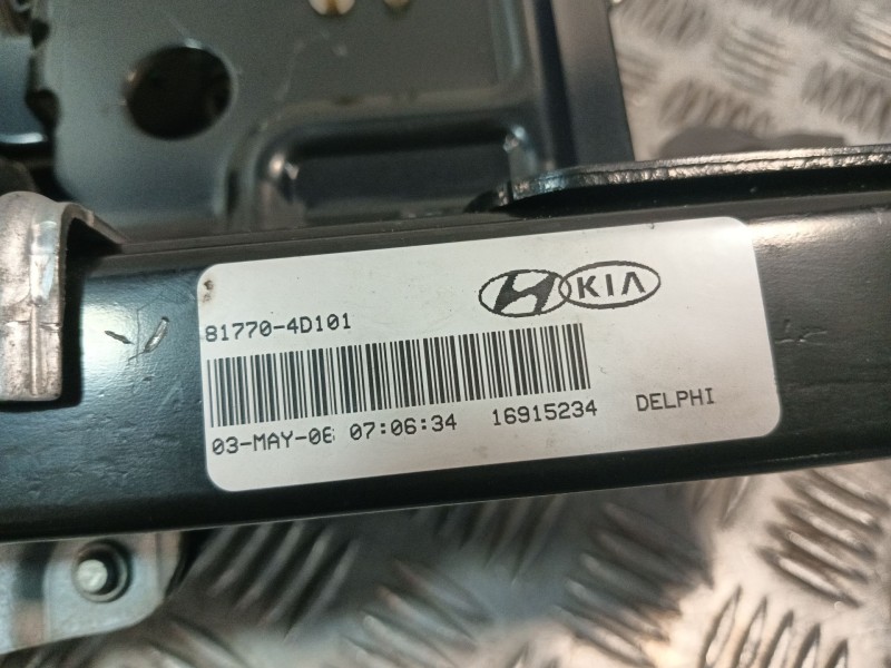 Recambio de motor cierre centralizado porton para kia carnival referencia OEM IAM 817704D101  