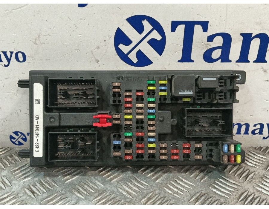 Recambio de caja reles / fusibles para land rover discovery iv (l319) 3.0 sdv6 4x4 referencia OEM IAM EH2214F041AD  