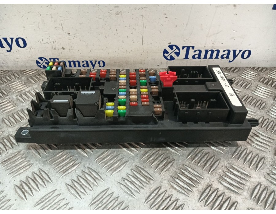Recambio de caja reles / fusibles para land rover discovery iv (l319) 3.0 sdv6 4x4 referencia OEM IAM EH2214F041AD  