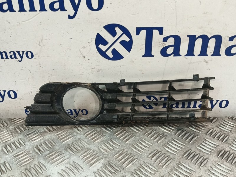 Recambio de rejilla paragolpes derecha para audi a4 berlina (8e) referencia OEM IAM   