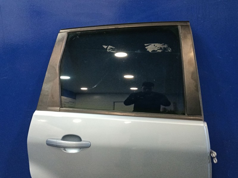 Recambio de puerta trasera derecha para ford focus c-max (dm2) 1.6 tdci referencia OEM IAM   